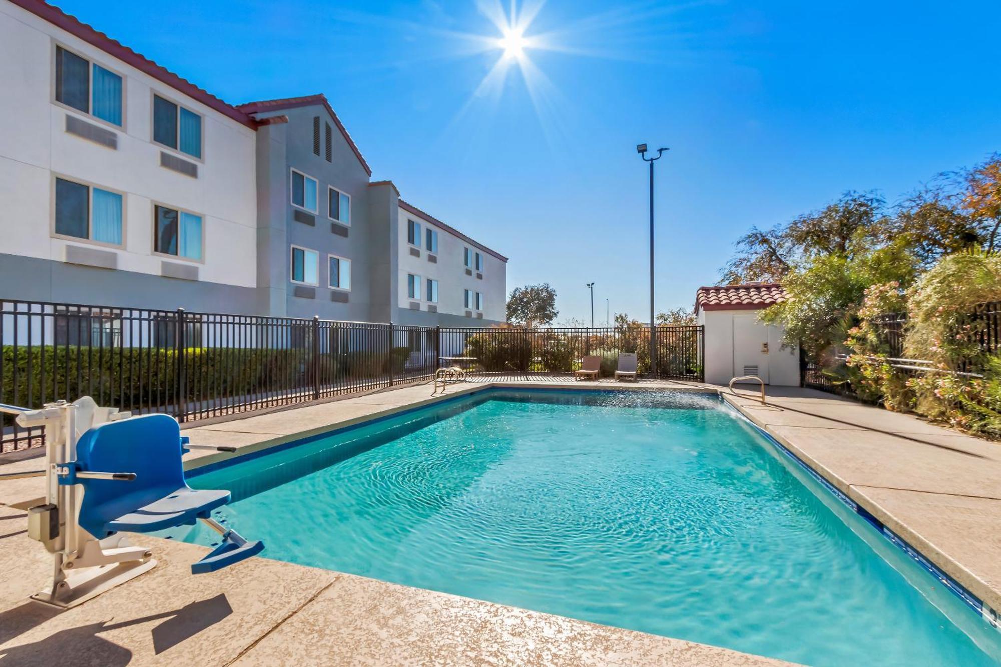 Red Roof Inn Phoenix North - I-17 At Bell Rd Exterior foto